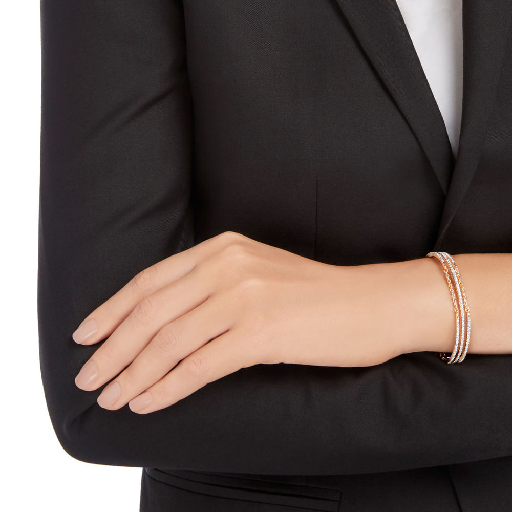 Imagem modelo efeito hover