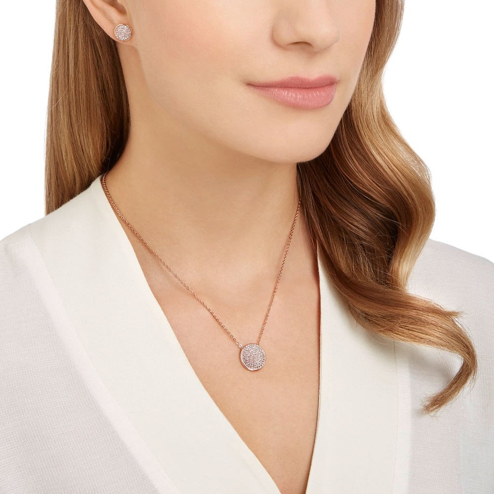 Imagem modelo efeito hover