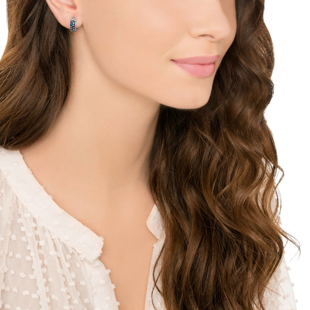 Imagem modelo efeito hover