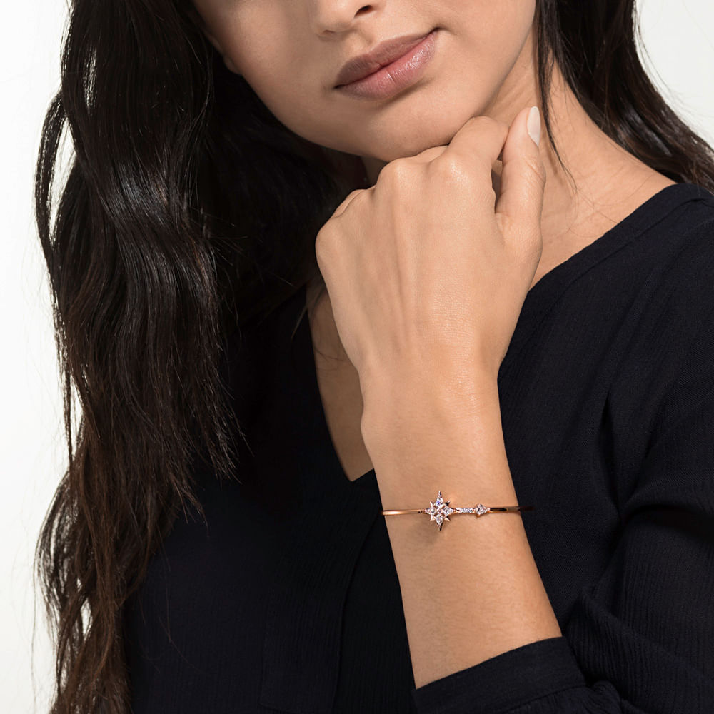 Imagem modelo efeito hover