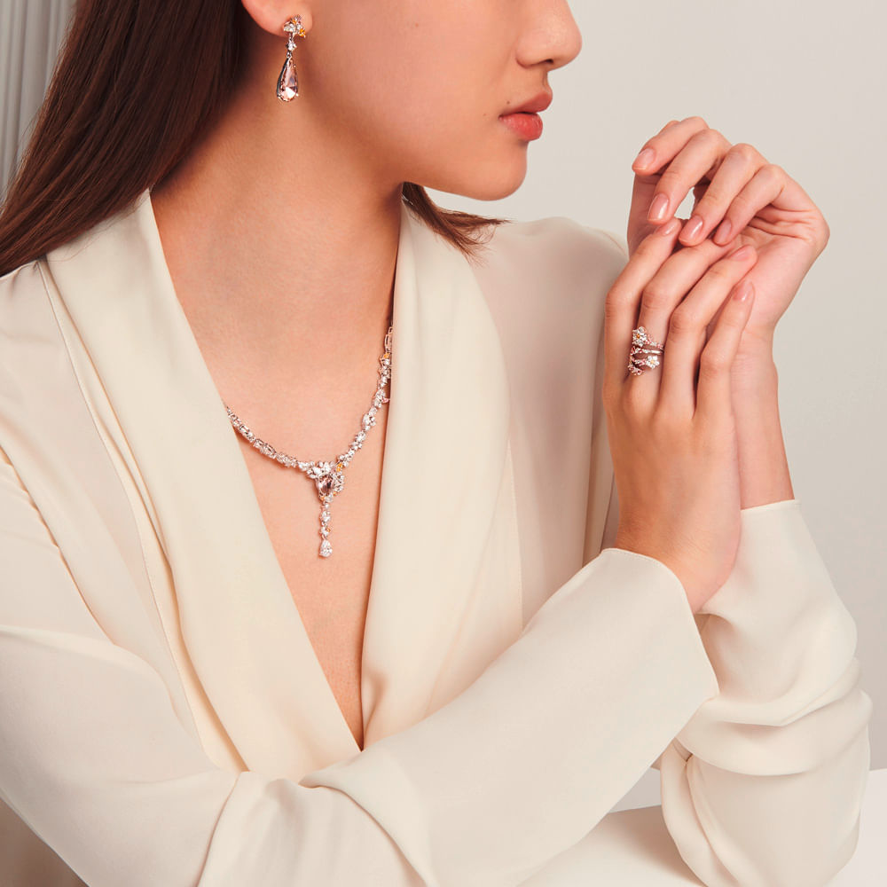 Imagem modelo efeito hover