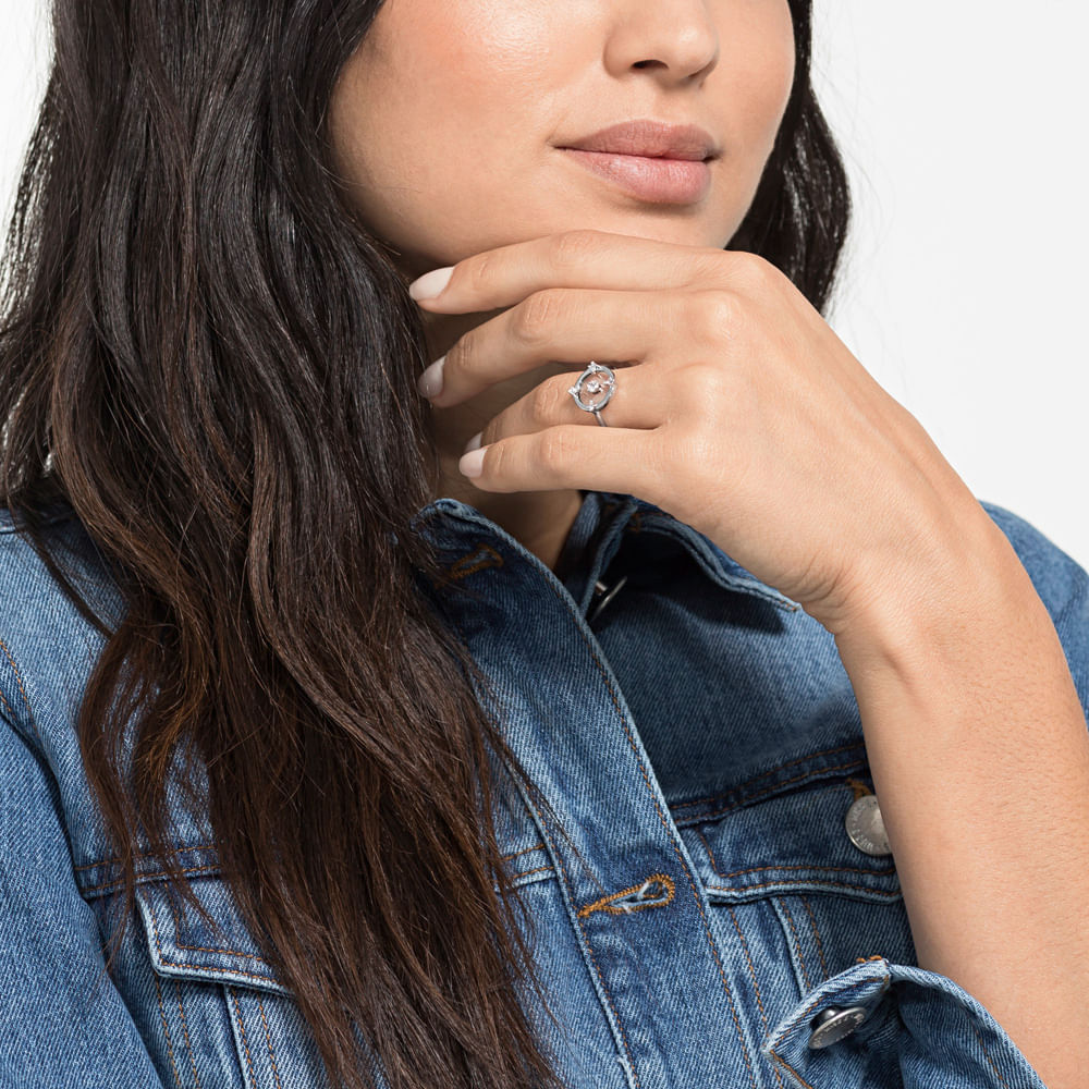 Imagem modelo efeito hover