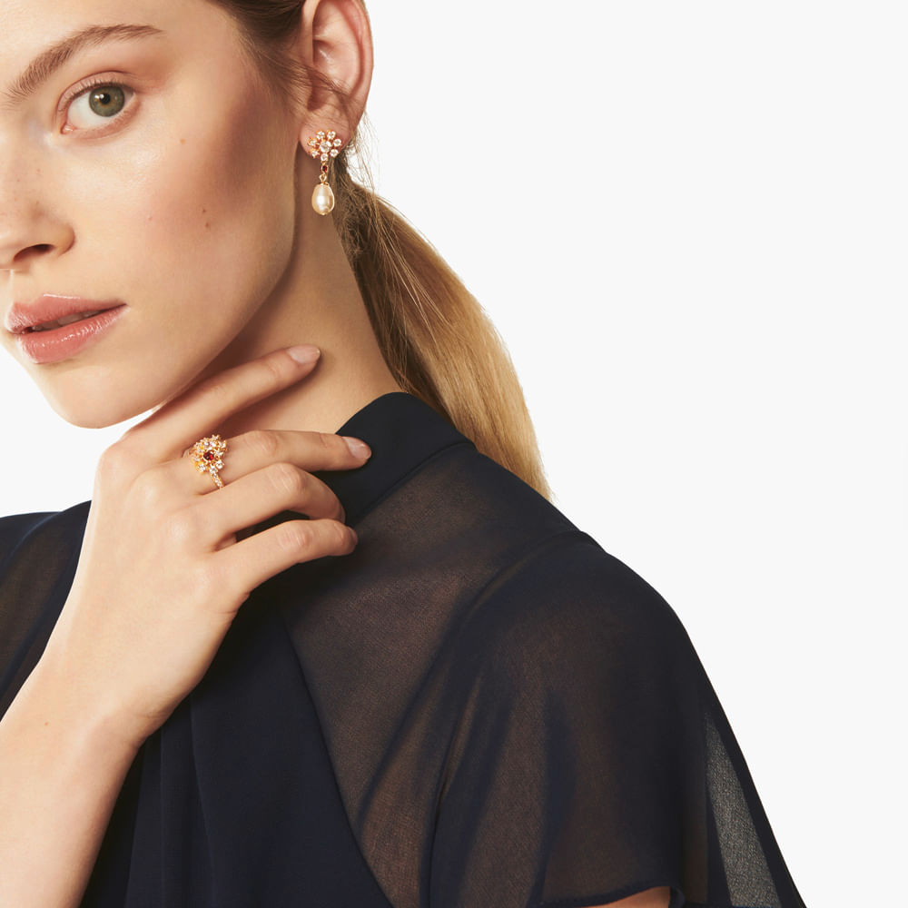 Imagem modelo efeito hover