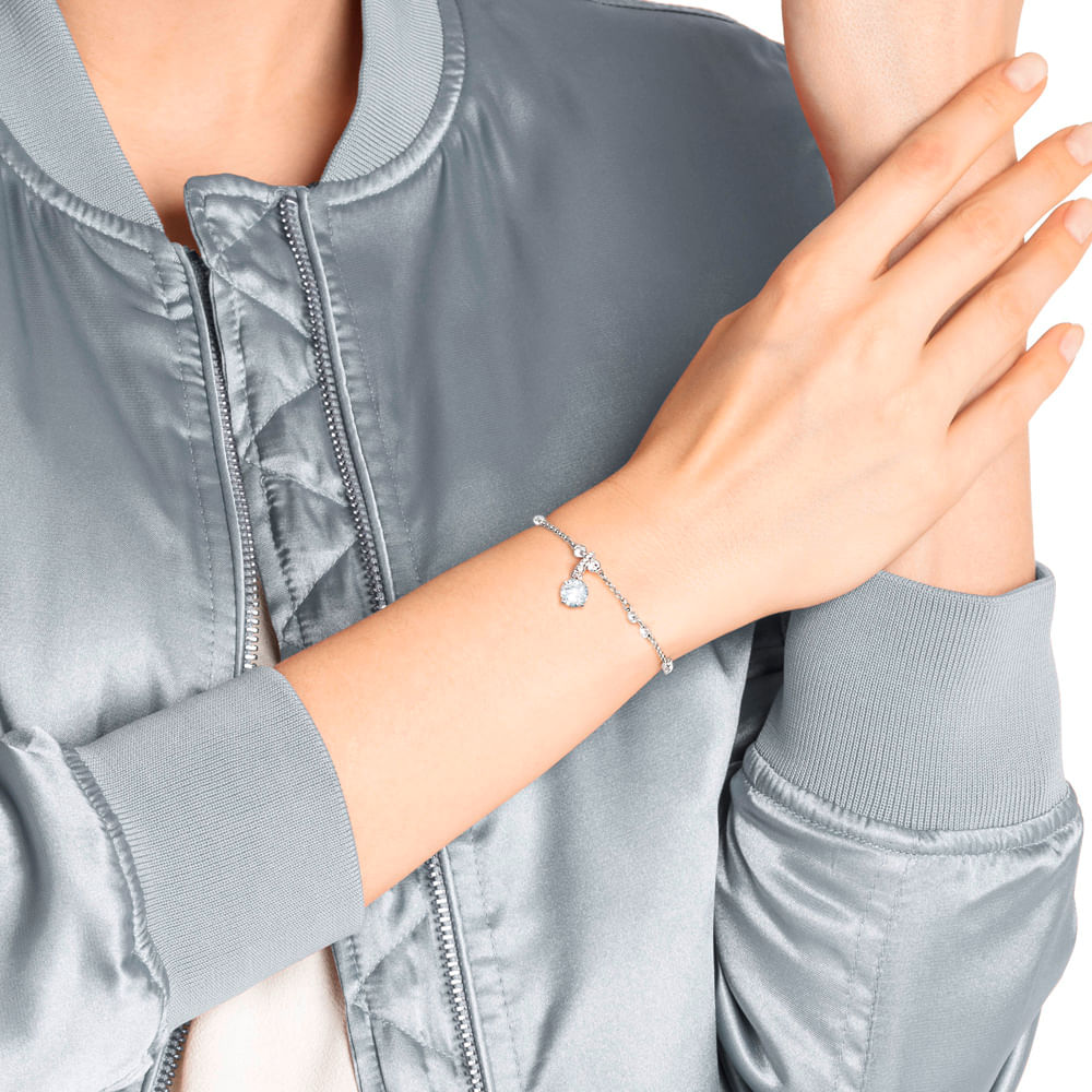 Imagem modelo efeito hover