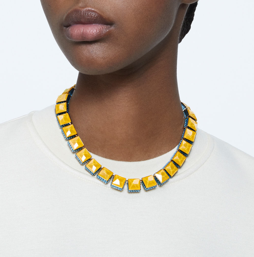 Imagem modelo efeito hover